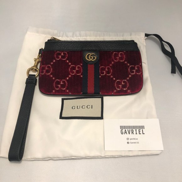 Gucci GG Velvet Smartphone Case in Red